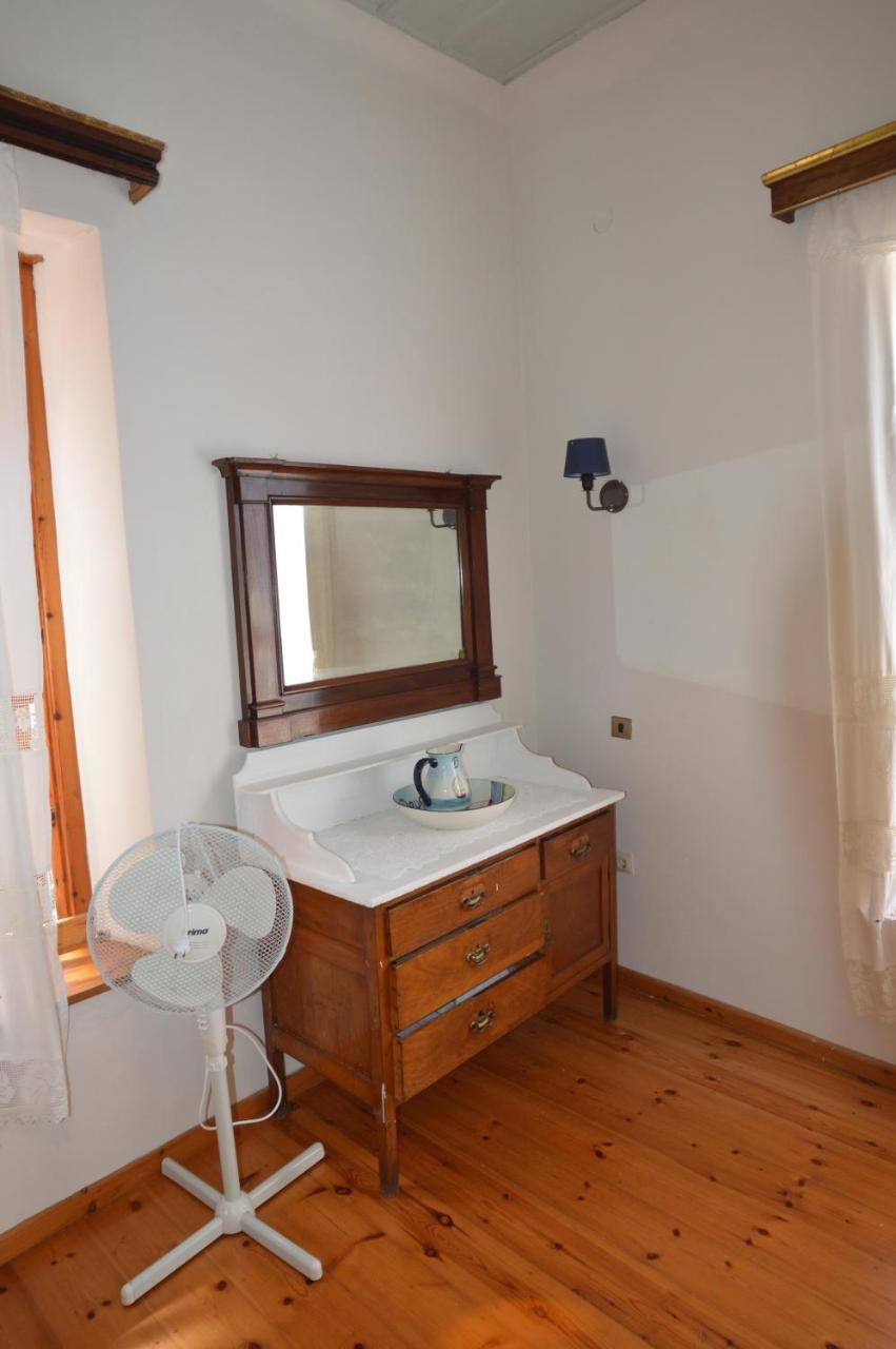 Villa Molivos Tower Mithimna Habitación foto